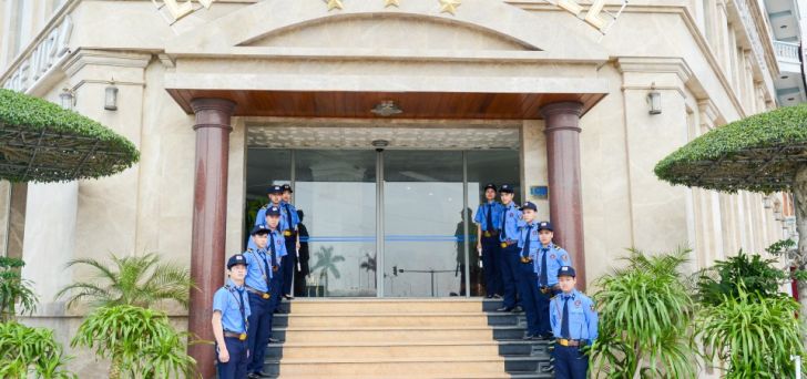 Vì sao nên thuê bảo vệ nhà hàng, khách sạn?